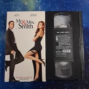 Mr & Mrs Smith (VHS, 2005) Late Release - Brad Pitt, Angelina Jolie